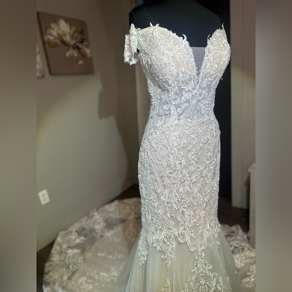 ✨Brand New Wedding Dress✨ Charlize by Alec Milano size 12 - Picture 8 of 10